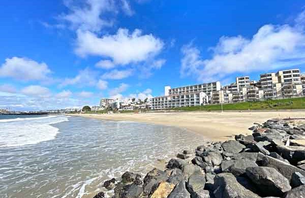San Simeon and the Sand Castle oceanfront condos in Redondo Beach